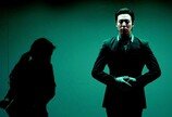 죽음의 의미 알 리 없는 염하는 로봇… 연극이란 언어로 풀어낸 SF 속 인간