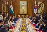 李대통령 해외순방 동행 5대 은행장…글로벌 영토 확장 ‘드라이브’