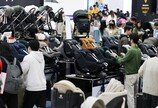 손주 사랑에 열린 지갑… 60대, 출산 용품 소비 1년새 61% 늘어