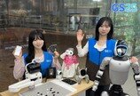 휴머노이드 로봇, 이젠 편의점서 산다…유통업계 속속 출시