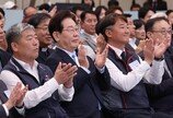삼바 노조 “영업익 20% 성과급” 전면파업… SK 하청도 배분 요구