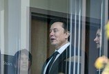 앰버 허드와 유령저택 위스키 파티 뒤…머스크와 오픈AI 결별 순간