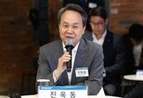 신한금융 경영진, 강북구 어르신 가정에 과일키트 전달