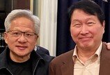 타이베이서 재회한 ‘AI 깐부’…젠슨 황-최태원 어깨동무 화제