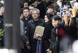 젠슨 황, 방한 ‘007 작전’…“오늘 오후1시 입국, 삼겹살 회동 성수 아닌 홍대로?”