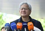 “치맥 최고” “막내가 고기 구워”… 젠슨황 동선마다 쏟아진 말말말