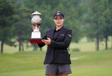 ‘한국여자오픈 우승’ 김민솔 “대상·신인상 등 전관왕 하고 싶다”