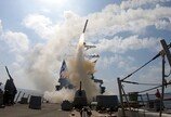 호르무즈 열리지만… 기뢰제거-통행료-2400척 체증 ‘첩첩산중’