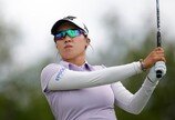 ‘홀인원’ 강민지, LPGA 마이어 클래식 2R 공동 4위…선두와 2타 차