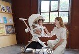 안전성과 편의성 갖춘 휴대용 유모차