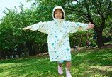 “비오는 날에도 스타일 살린다”… 노스페이스, 레인코트 출시
