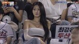 “야구장 여신도 가짜였다”…AI에 현실감 잃는 한국, 외신도 경고