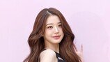 장원영, 모자 쓴채 ‘마스크 빼꼼’…공항 신원확인 논란