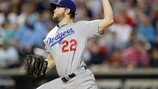 LAD 커쇼, 100삼진 잡을 동안 단 5볼넷… ML 신기록 작성