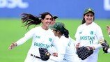 파키스탄의 행복한 아웃, 여자야구월드컵은 축제였다