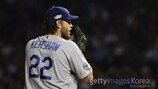 LAD 커쇼, 23일 NLCS 6차전 등판… 헨드릭스와 맞대결
