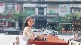 설현, 청순미 자랑…민소매 얇은 원피스로 몸매 과시