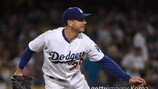 LAD 선발 경쟁 심화?… 로버츠 감독, 카즈미어 상태에 흡족