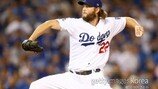 [WS 7] 커쇼, 3회 구원 등판… 위기의 다저스 구할까