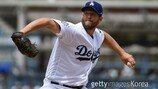 LAD 커쇼, ‘불운 탈출’ 시즌 첫 승… ARI전 7이닝 12K 완벽