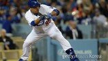 [류현진 등판] 타석서도 완벽… 2019시즌 첫 희생번트