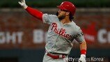 PHI 하퍼, 통산 1000안타-200홈런 달성… ML 데뷔 8년 만