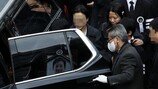 이선균 발인, 아내 전혜진 오열…동료 연예인들 배웅