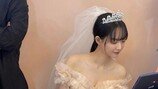신민아, ♥김우빈 심장 녹겠네…눈부신 웨딩드레스 자태 [DA★]
