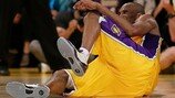 NBA 전설 코비 농구화 9억5000만원에 낙찰