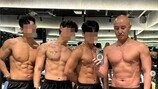 54세 홍석천 화났네, 몸이…몸짱들 사이서 이질감無 