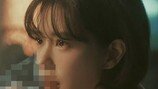 클라라, 담배 들고 눈물 흘리며…충격 비주얼 