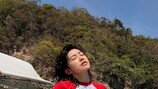 아이키, 중학생 딸 엄마 안 믿기는 수영복 ‘탄탄 복근’