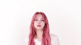 대통령 키스 받은 女아이돌…멤버들도 응원
