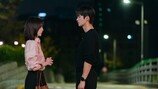 서인국♥박지현, 초밀착 스킨십→눈맞춤 포착 (내일도 출근!)