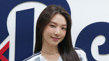 야구장 발칵 뒤집어놨다, 최미나수 노출 시구룩