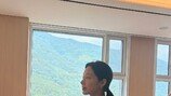 한그루 수영복 뒤태 깜짝… 군살 제로 몸매 과시 