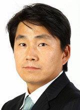 [박용 기자가 만난 사람]“한번 떨어지면 올라오기 힘든 은행 밖 ‘금리절벽’... - 뉴스 썸네일 이미지