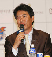 [포토] 감독된 김시진 ‘올 시즌은 기대해도 좋다’