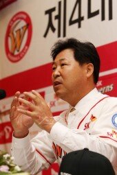[포토] 이만수 감독 ‘SK 최고 명문 만들겠다’