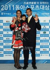 [포토] 가족과 함께 방문한 문태종