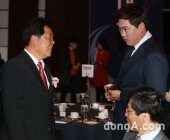 [동아포토]이만수 감독, 류현진 보자 ‘아빠미소’