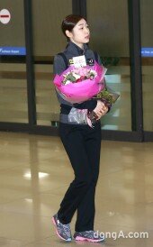 [동아포토]김연아 입국 ‘피겨여왕 당당히 금의환향!’