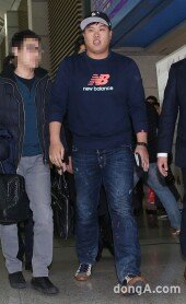 [동아포토]류현진 ‘공항패션은 깜찍한 류뚱!’