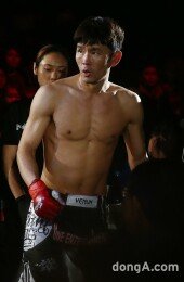 [동아포토] 윤형빈 ‘이제 링 위로 올라가볼까?’