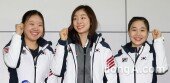 [동아포토]‘피겨 삼총사’ 김해진-김연아-박소현, “파이팅”