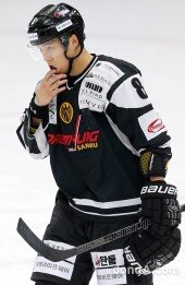 [동아포토]김원중, 손이 시려워~