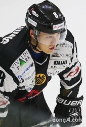 [동아포토]‘상남자’ 김원중, 매서운 눈빛~