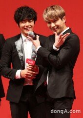 [동아포토]제국의 아이들 하민우, 연아 따라잡기