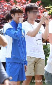 [동아포토]박지성 ‘골인 실패에 숨길 수 없는 미소’