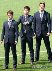 [동아포토]이청용-손흥민-정성룡, 표정도 각양각색